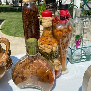 Set of 5 infused bottles with vegetables